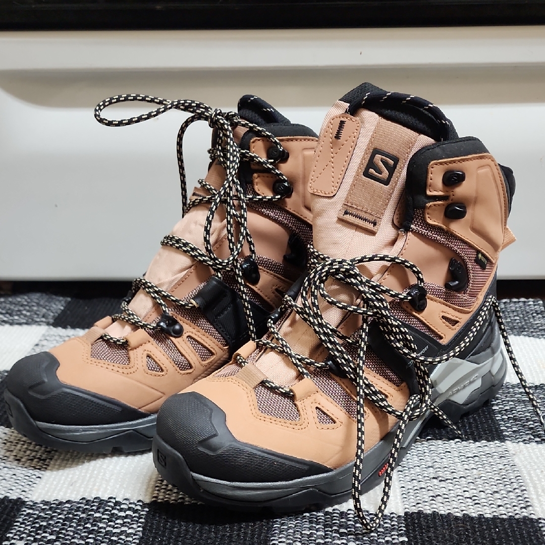 Salomon Outdoor Boots In Black And Tan